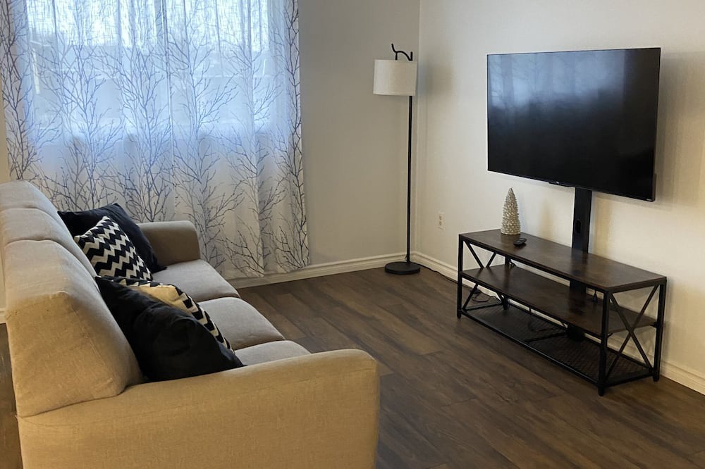 Photo of Livingroom in Welland