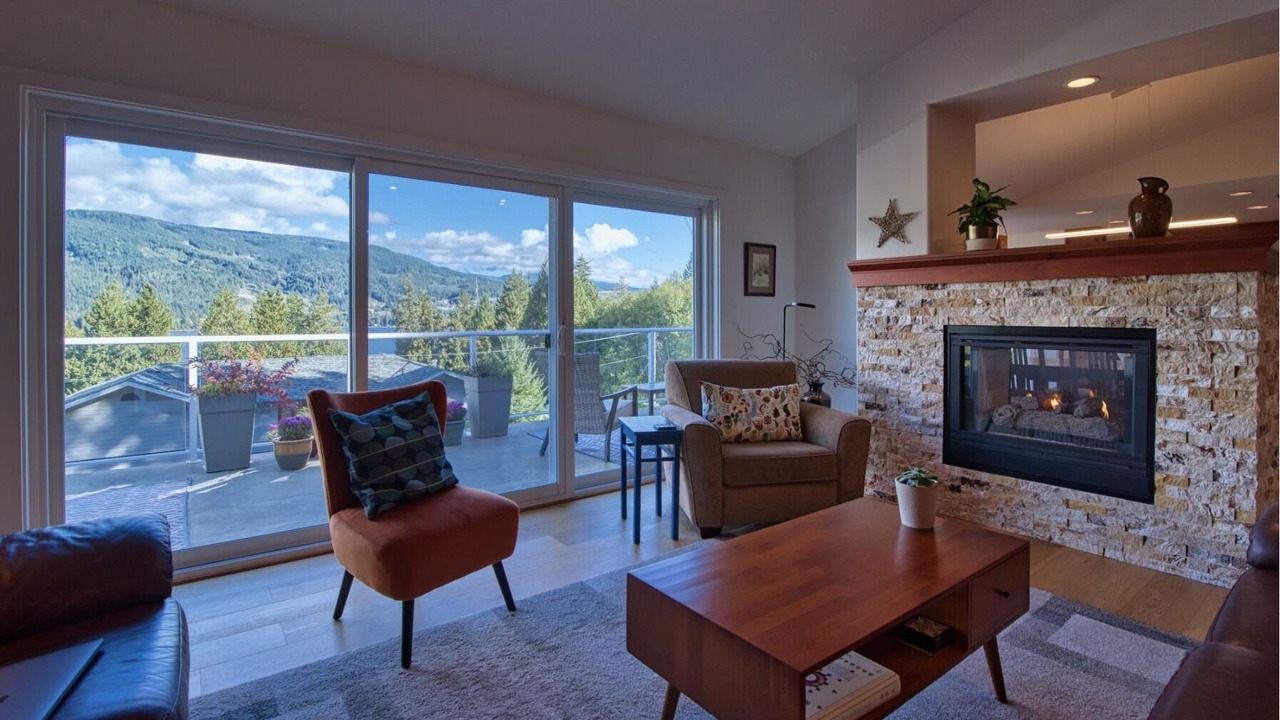 Photo of Livingroom in Sechelt