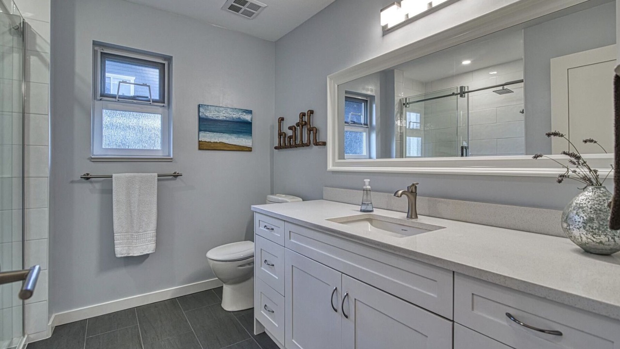 Photo of Bathroom in Sechelt