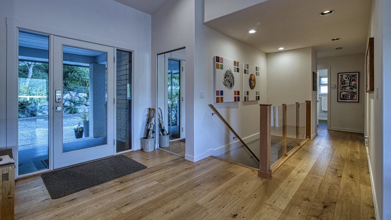 Photo of Livingroom in Sechelt