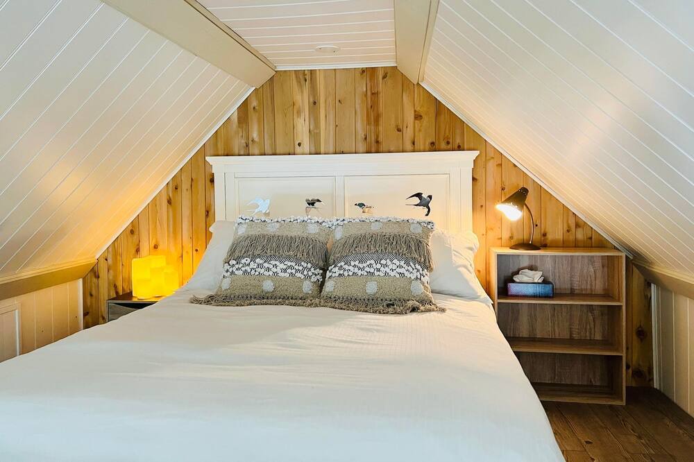 Photo of Bedroom in Weedon