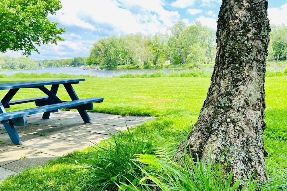 Photo of Outdoor in Weedon