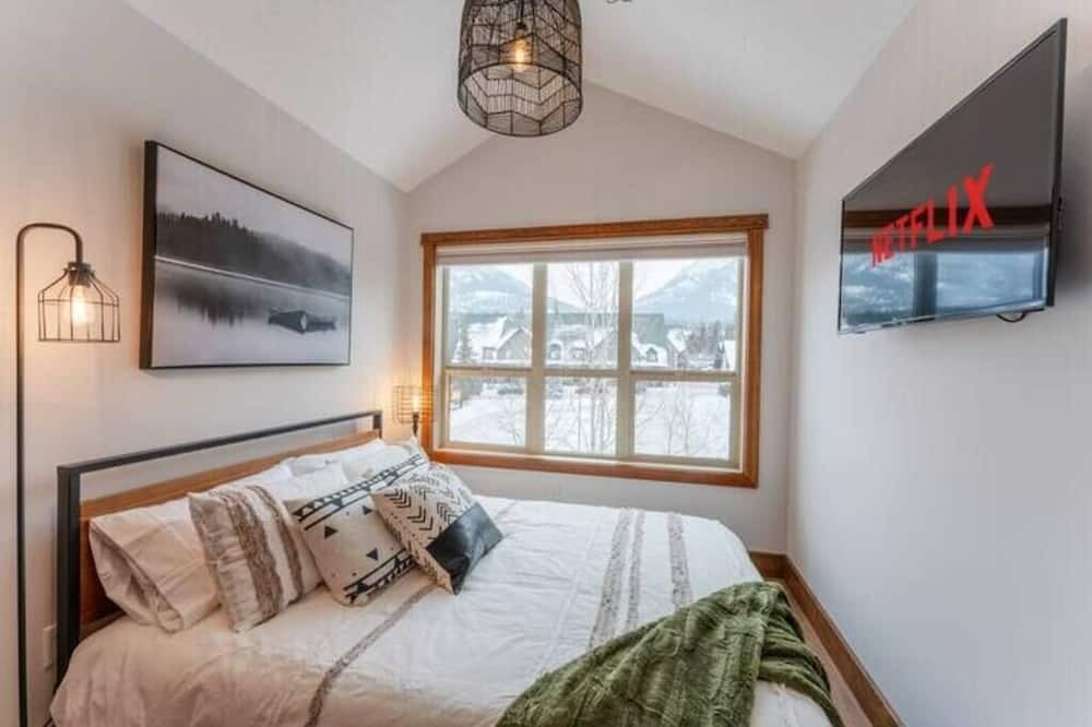 Photo of Bedroom in Cougar Creek
