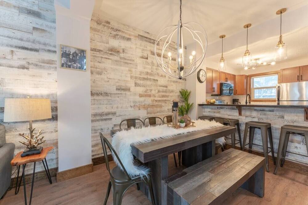 Photo of Kitchen in Cougar Creek