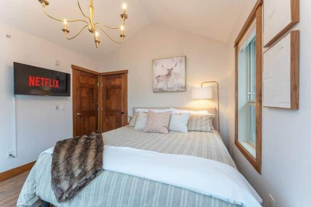 Photo of Bedroom in Cougar Creek