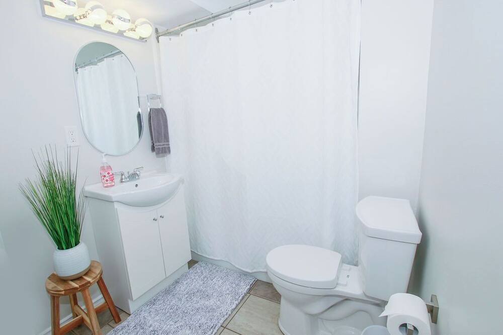 Photo of Bathroom in Tay