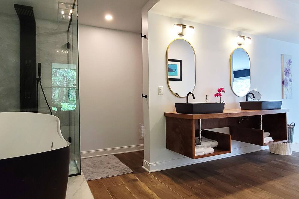Photo of Bathroom in Queensbury