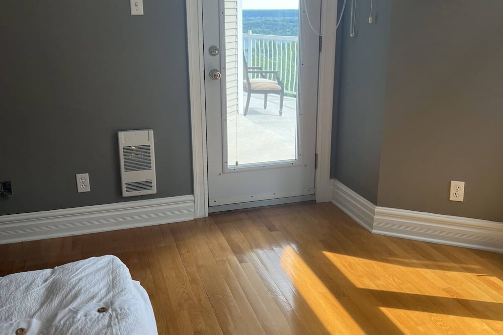 Photo of Bedroom in Grenville-sur-la-Rouge