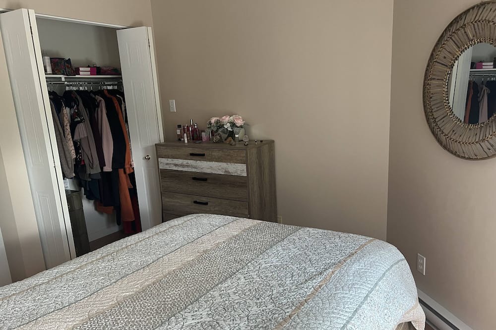 Photo of Bedroom in Grenville-sur-la-Rouge
