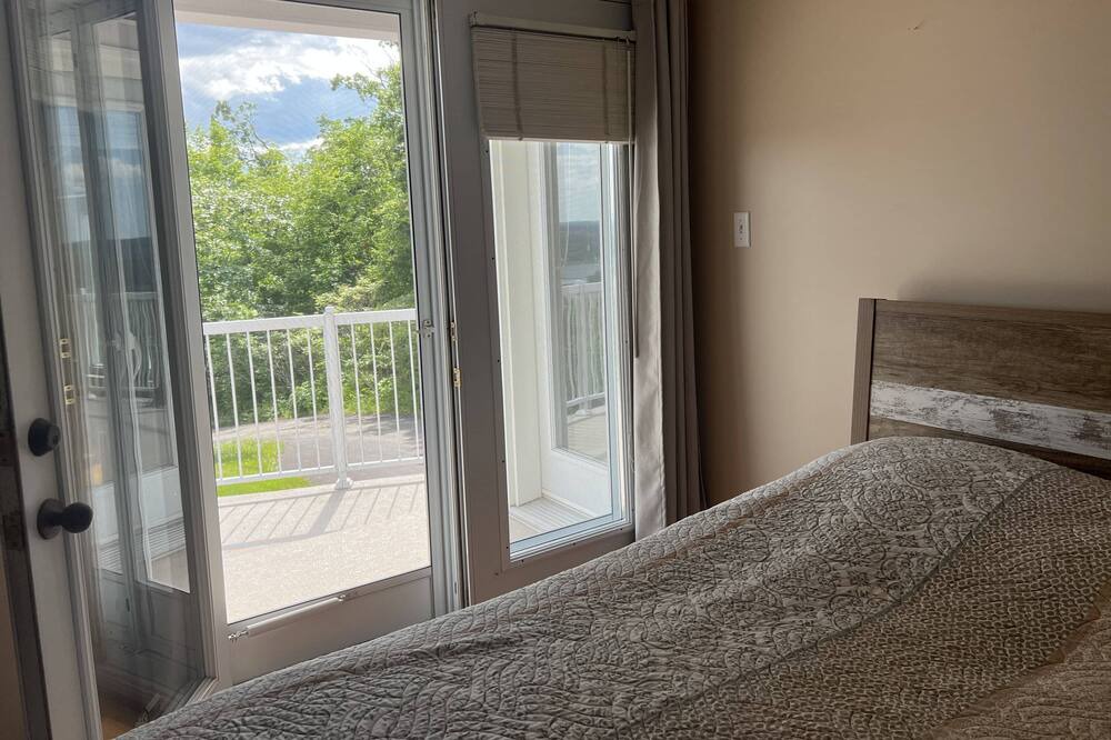 Photo of Bedroom in Grenville-sur-la-Rouge