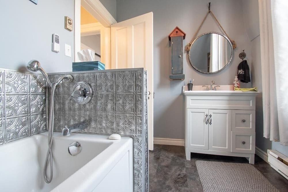 Photo of Bathroom in Paisley