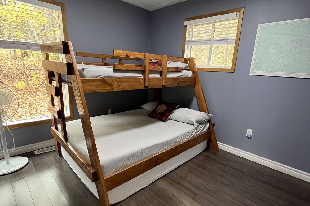 Photo of Bedroom in Ahmic Harbour