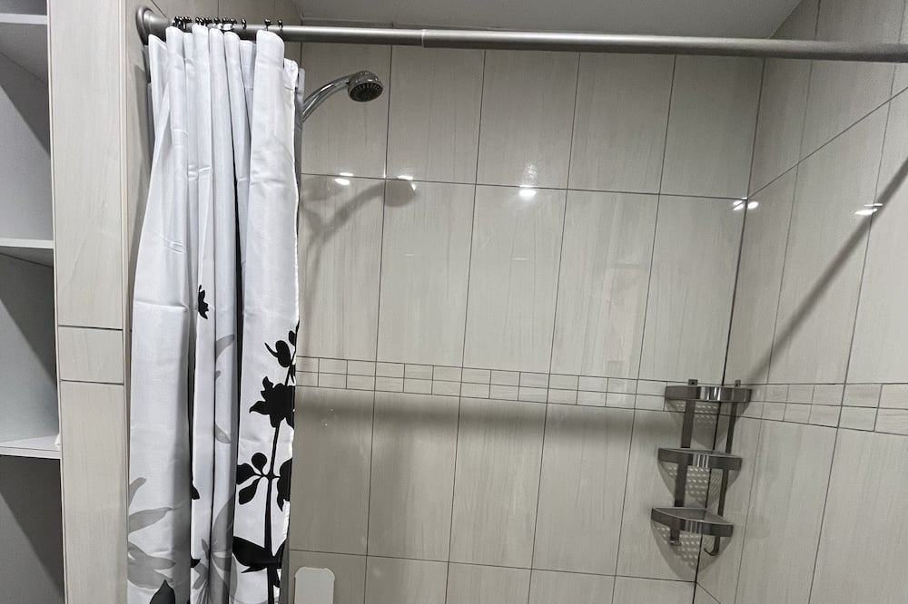 Photo of Bathroom in Ahmic Harbour