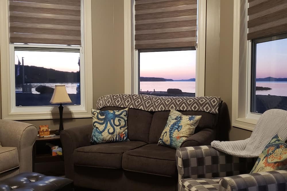 Photo of Livingroom in Springdale