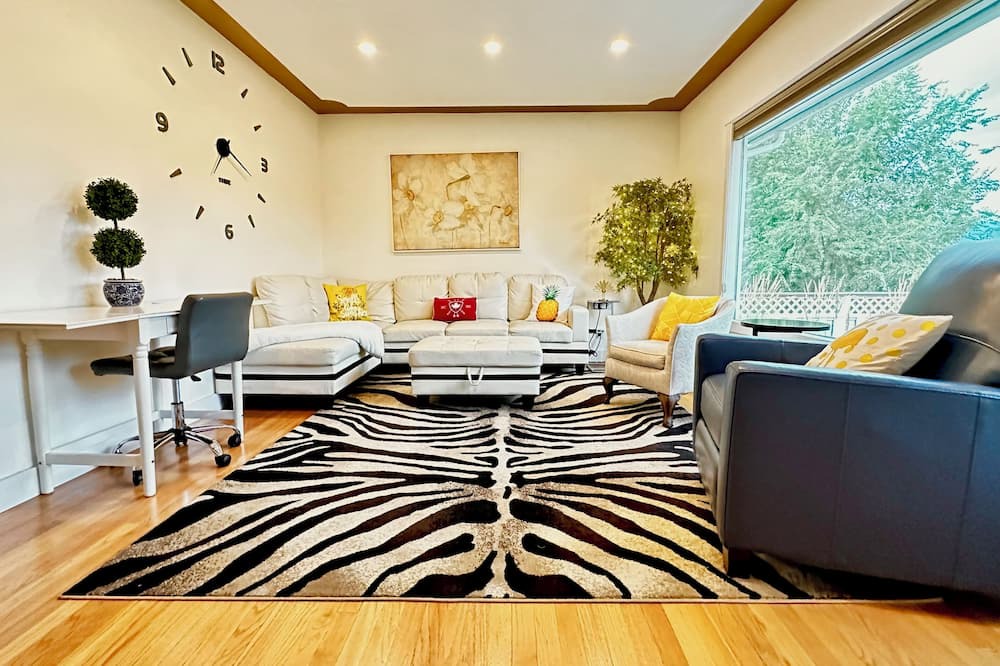 Photo of Livingroom in Central Okanagan
