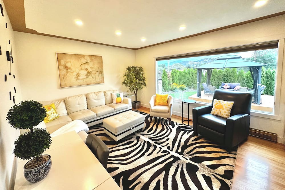 Photo of Livingroom in Central Okanagan