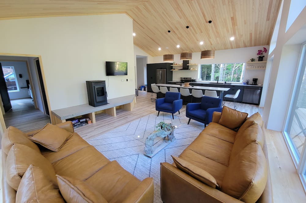 Photo of Livingroom in Onslow