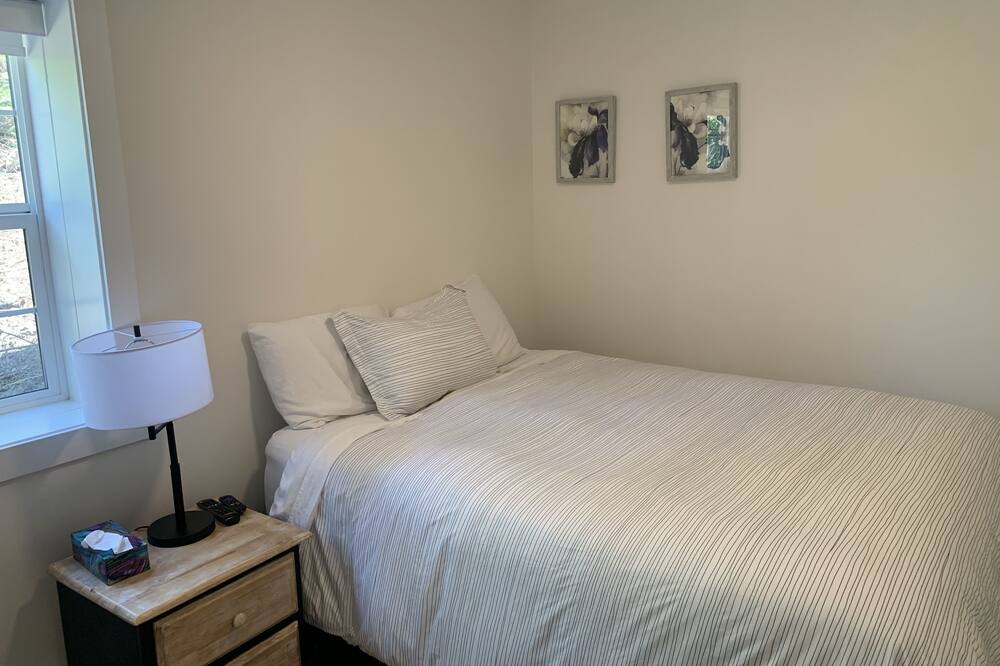 Photo of Bedroom in Eagle Bay