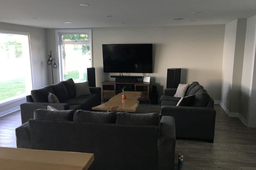 Photo of Livingroom in Hamilton