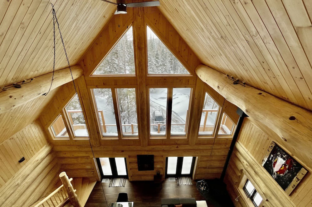 Photo of Livingroom in Sainte-Marguerite-du-Lac-Masson
