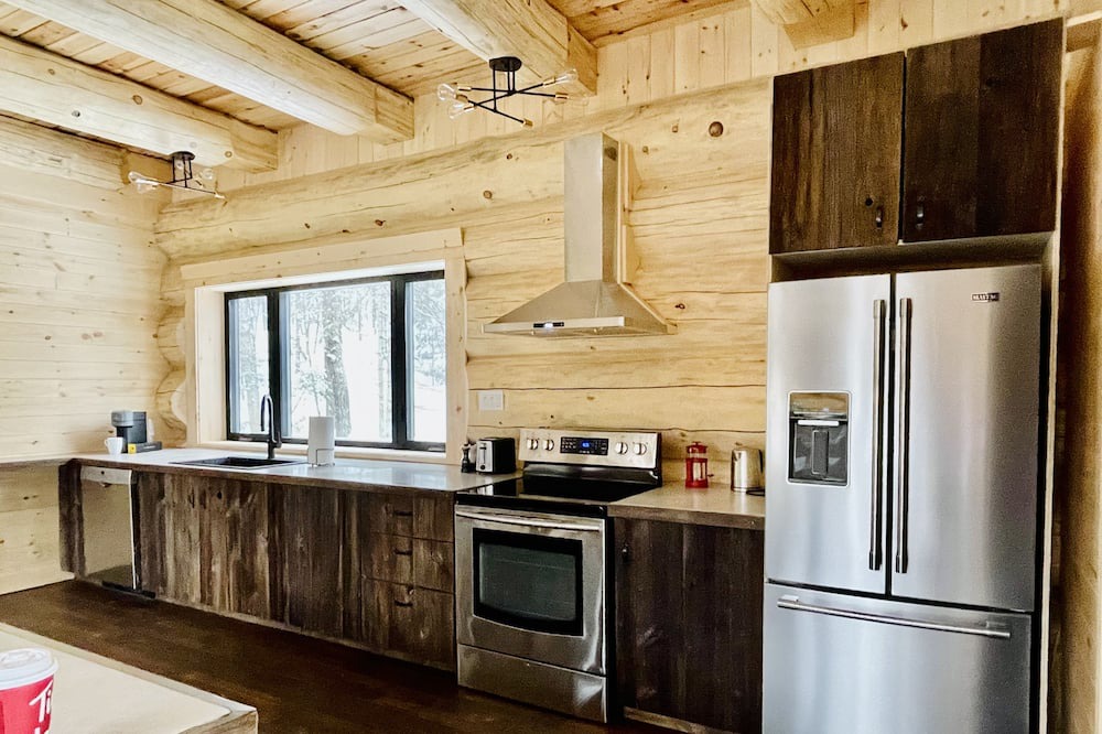 Photo of Kitchen in Sainte-Marguerite-du-Lac-Masson