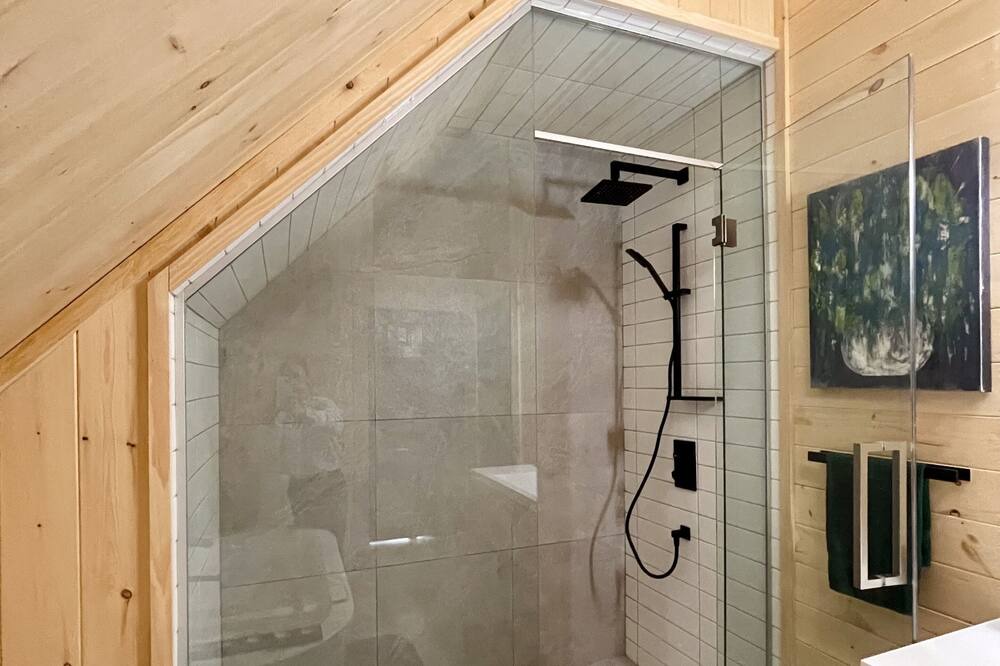 Photo of Bathroom in Sainte-Marguerite-du-Lac-Masson