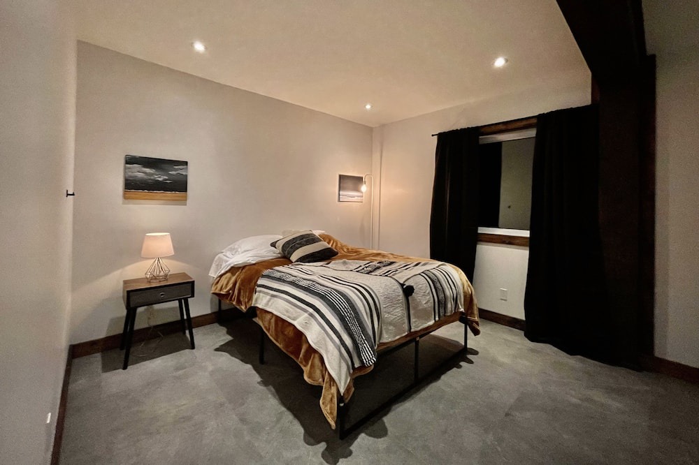 Photo of Bedroom in Sainte-Marguerite-du-Lac-Masson