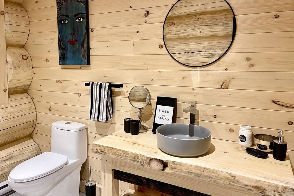 Photo of Bathroom in Sainte-Marguerite-du-Lac-Masson