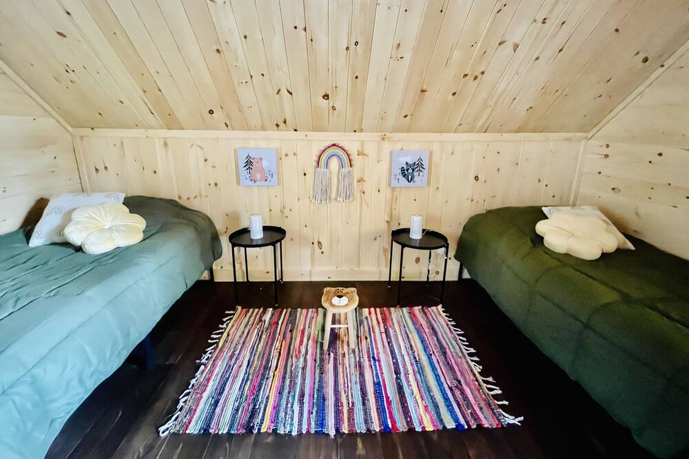 Photo of Bedroom in Sainte-Marguerite-du-Lac-Masson
