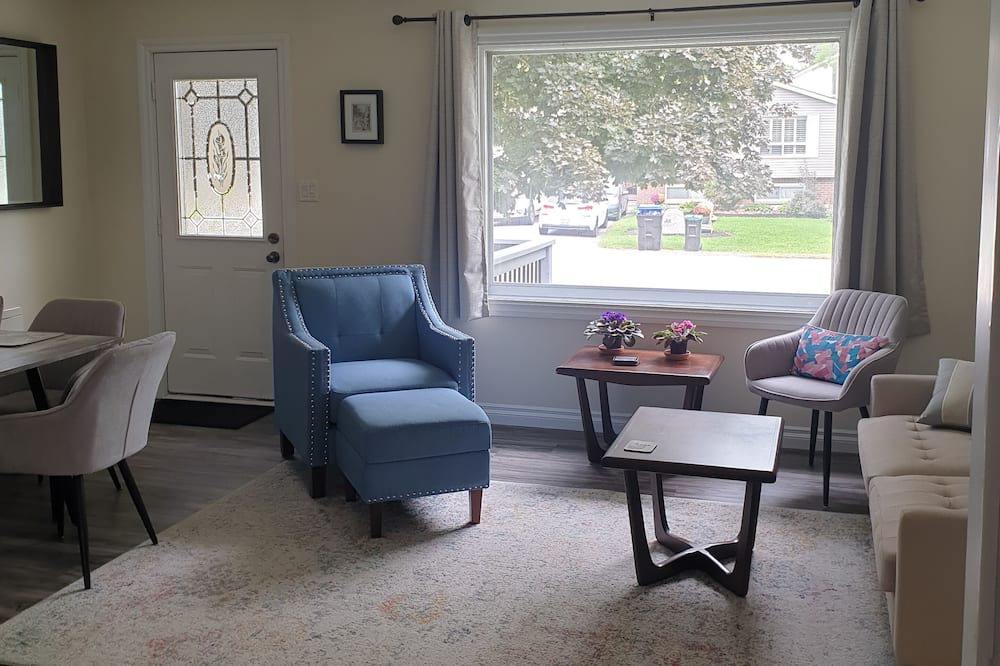 Photo of Livingroom in Coldwater