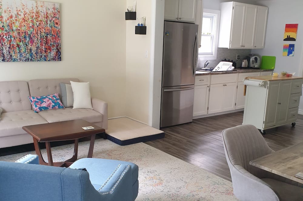 Photo of Livingroom in Coldwater