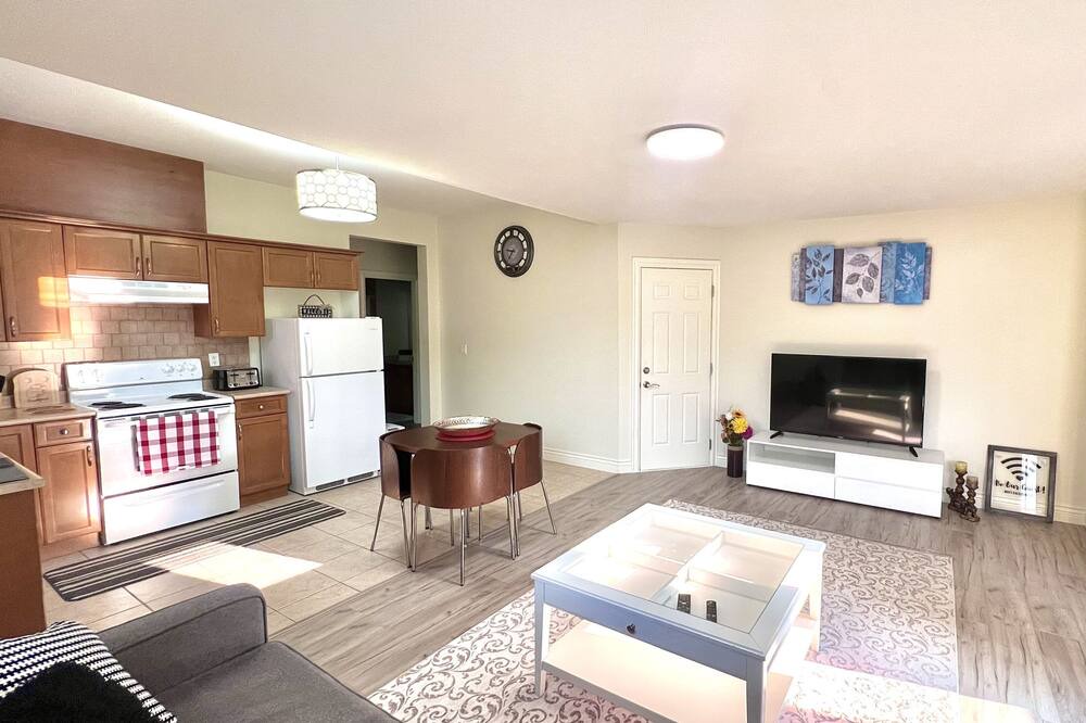 Photo of Livingroom in Upper Ten Oaks