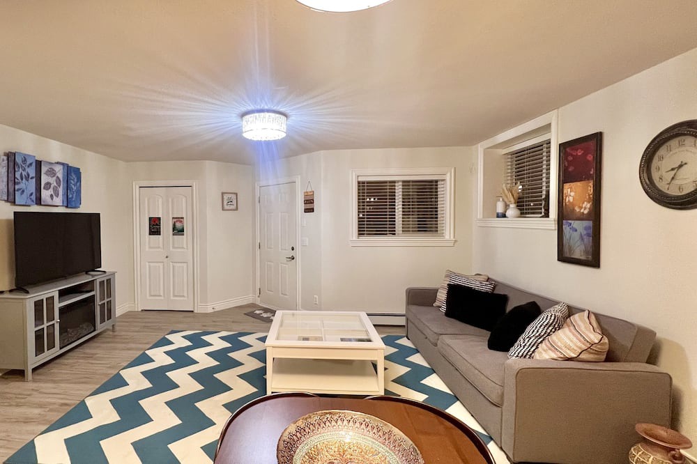 Photo of Livingroom in Upper Ten Oaks