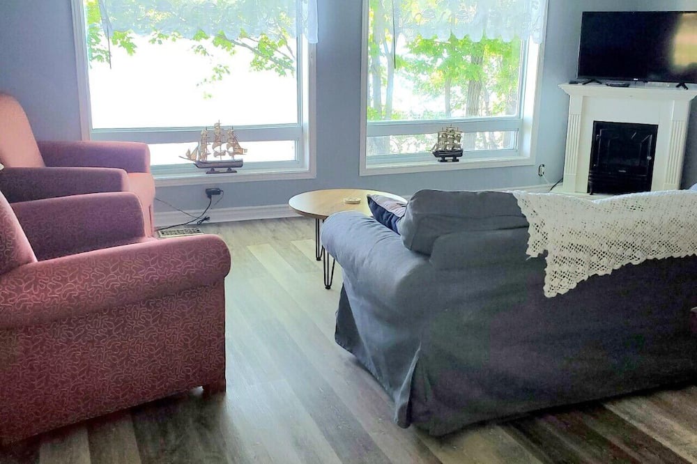 Photo of Bedroom in Frontenac
