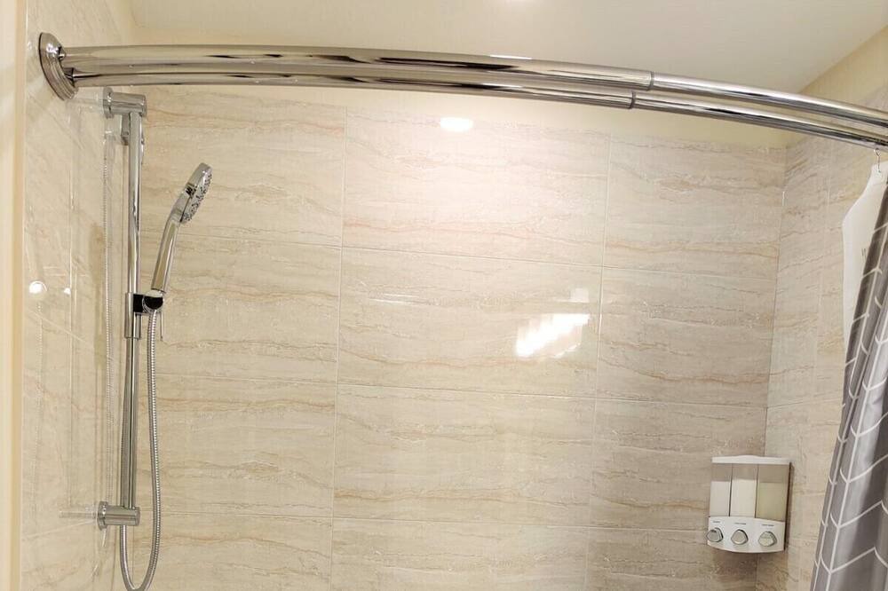 Photo of Bathroom in Willoughby