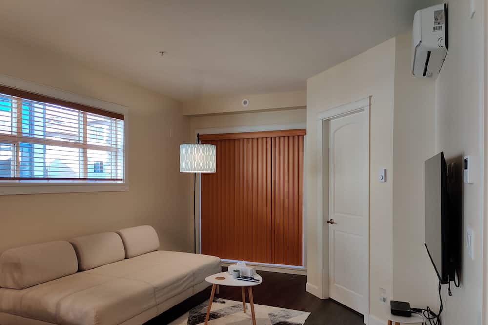 Photo of Livingroom in Willoughby