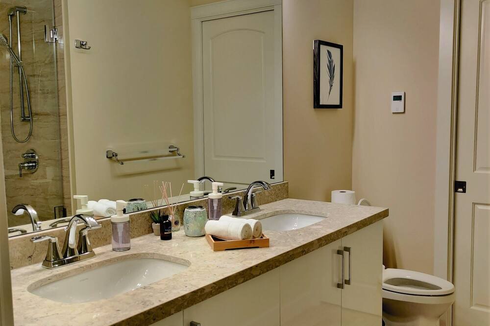 Photo of Bathroom in Willoughby