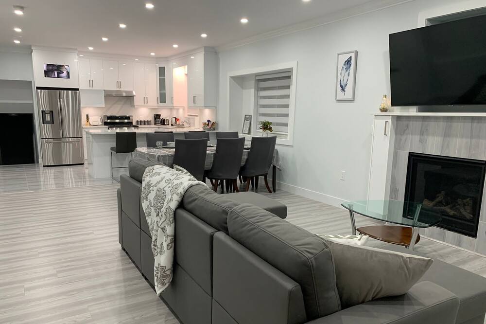 Photo of Livingroom in Burnaby
