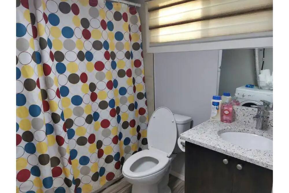 Photo of Bathroom in Crescent Heights