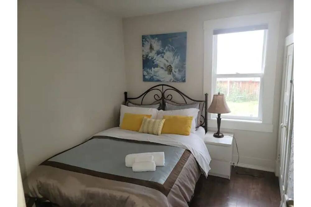 Photo of Bedroom in Crescent Heights