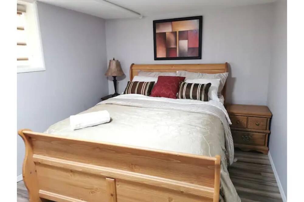 Photo of Bedroom in Crescent Heights