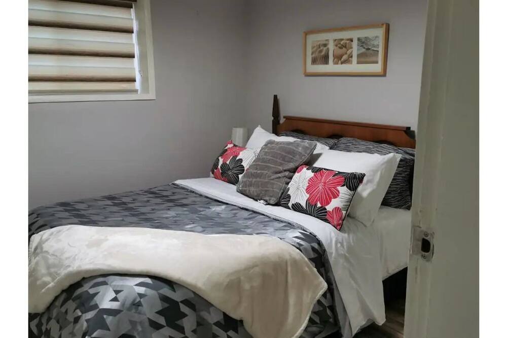 Photo of Bedroom in Crescent Heights