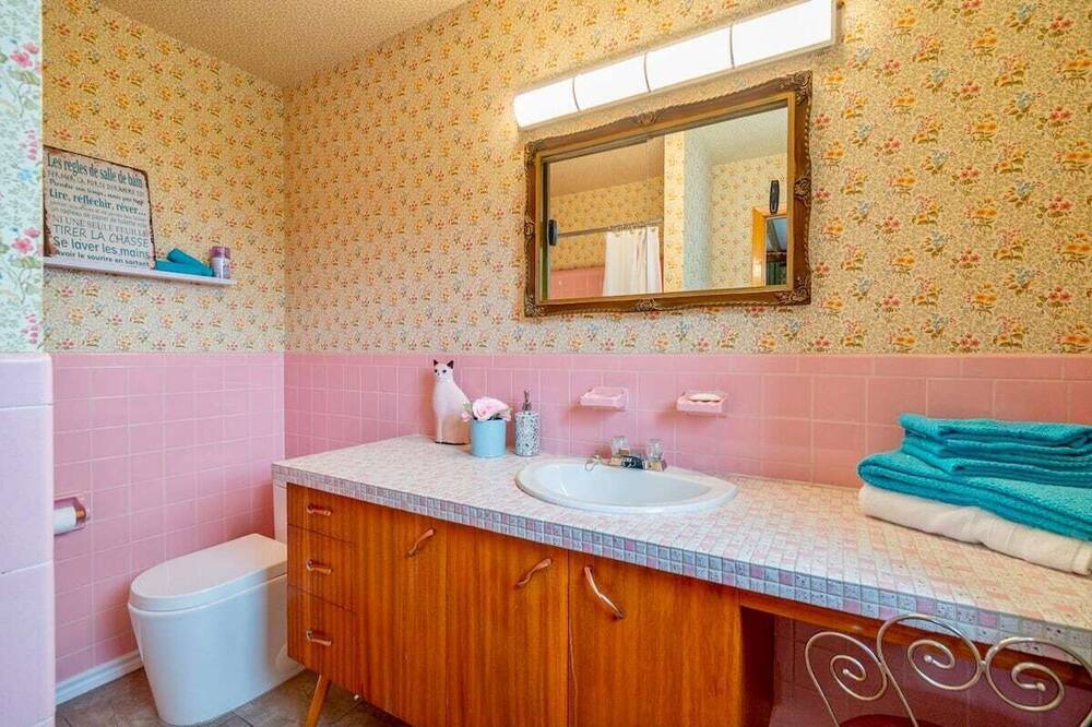 Photo of Bathroom in Weedon