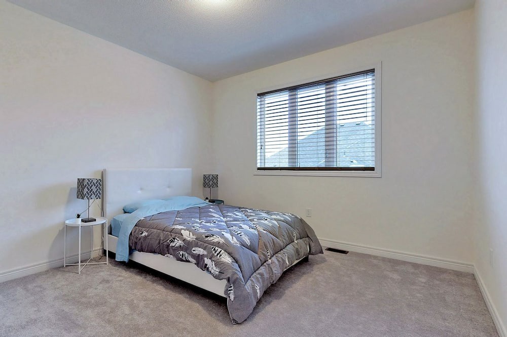 Photo of Bedroom in Aurora