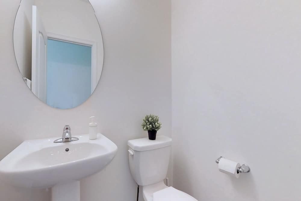 Photo of Bathroom in Aurora