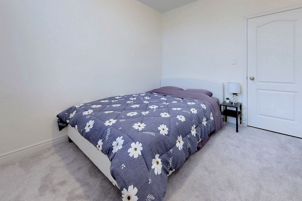 Photo of Bedroom in Aurora