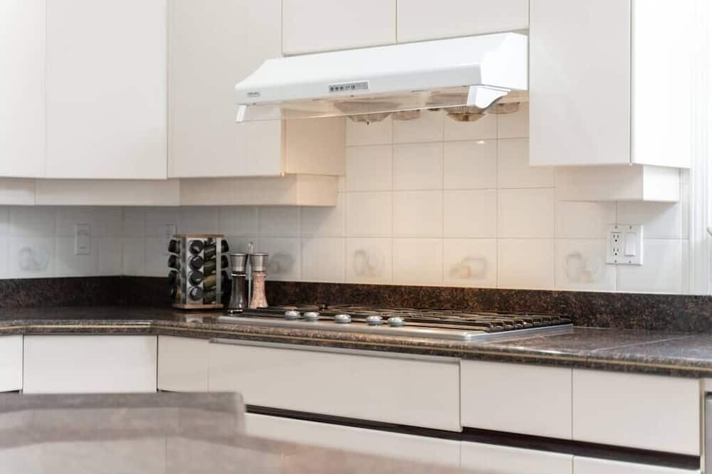 Photo of Kitchen in Kerrisdale