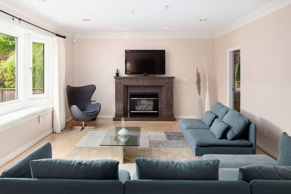 Photo of Bedroom in Kerrisdale
