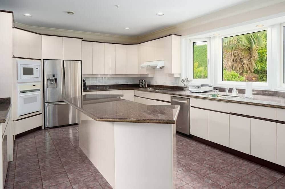 Photo of Kitchen in Kerrisdale