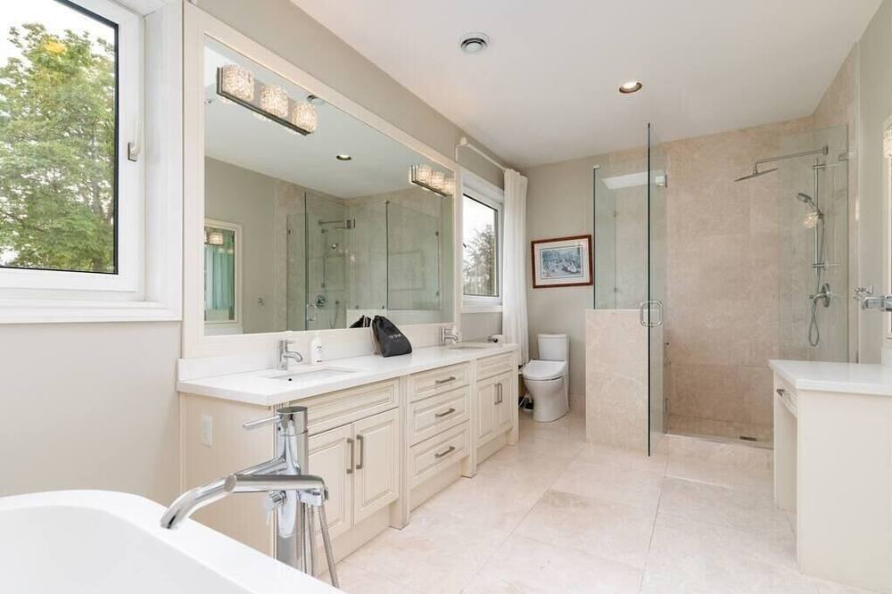 Photo of Bathroom in Kerrisdale